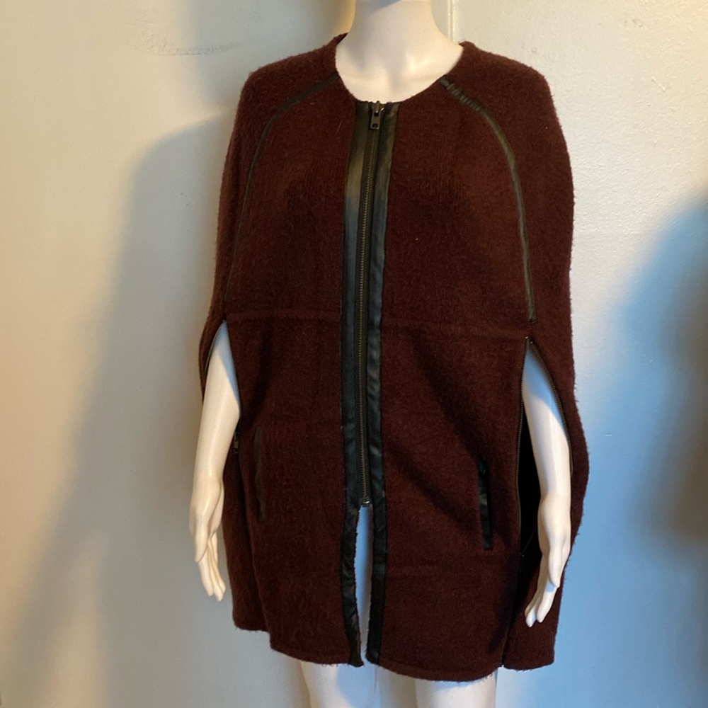 Trouvé Elegant Burgundy Sweater Cape. XS/S